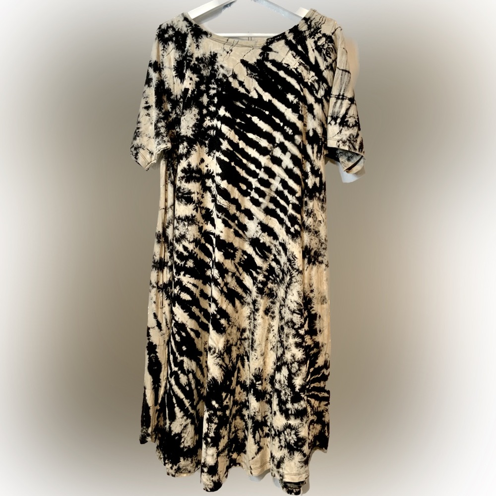 STUNNING Tie-Dye Dress ss Stretch NWT by Sacred Threads - One Size - TAN BLACK